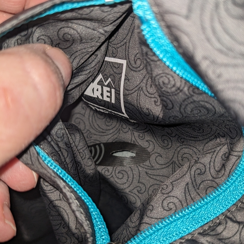 REI Women's Black Paisley Printed Lightweight Biking Jacket with Blue Accents XS - Picture 10 of 14